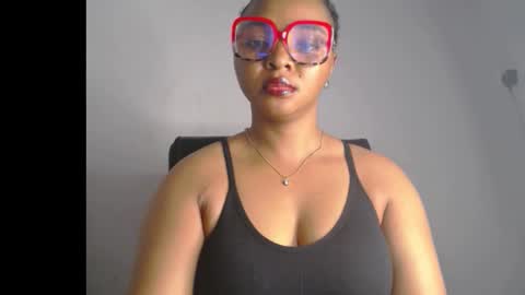 Snapshot of sexy_ebonygirl_ chatting on February 2026 06:56:02 PM Clara online show from February 2026 06:56:02 PM