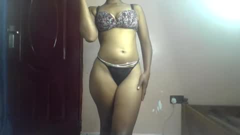 Snapshot of sexy_ellahh chatting on November 2025 10:14:02 PM Ellahh online show from November 2025 10:14:02 PM