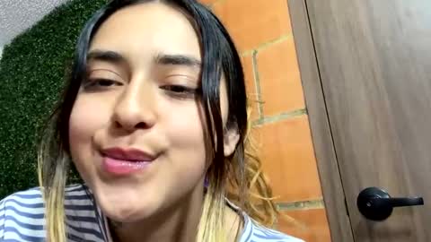 Antonella online show from February 2025 04:47:02 PM