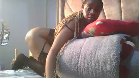 Snapshot of sexy_glo chatting on November 2025 05:18:02 AM sexy_glo online show from November 2025 05:18:02 AM