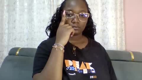 Snapshot of sexy_helle chatting on April 2026 02:26:01 PM sexy_helle online show from April 2026 02:26:01 PM