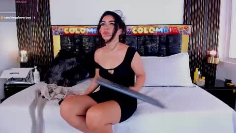 Snapshot of sexy_hot_milf_ chatting on June 2026 04:21:02 PM Dafne online show from June 2026 04:21:02 PM