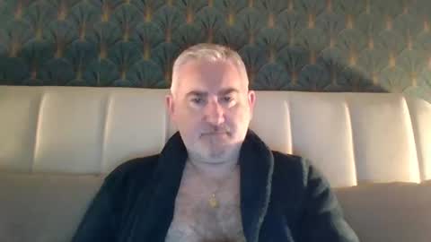Antonio online show from April 2026 08:35:02 PM