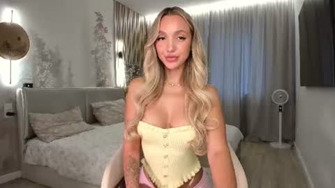 Snapshot of sexy_leksy chatting on August 2026 05:37:02 PM sexy_leksy online show from August 2026 05:37:02 PM