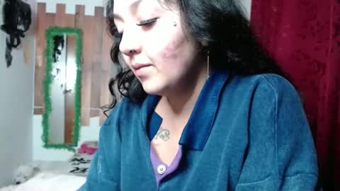 Snapshot of sexy_lolas chatting on January 2025 11:19:02 PM sexy lolas online show from January 2025 11:19:02 PM