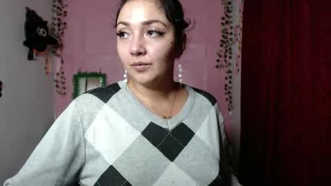 Snapshot of sexy_lolas chatting on February 2025 02:42:01 AM sexy lolas online show from February 2025 02:42:01 AM