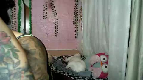 Snapshot of sexy_lolas chatting on October 2025 01:36:02 AM sexy lolas online show from October 2025 01:36:02 AM