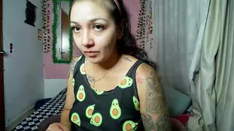 Snapshot of sexy_lolas chatting on October 2025 01:04:02 AM sexy lolas online show from October 2025 01:04:02 AM