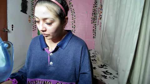 Snapshot of sexy_lolas chatting on November 2025 04:33:02 AM sexy lolas online show from November 2025 04:33:02 AM