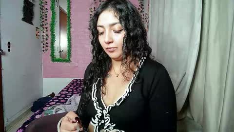 Snapshot of sexy_lolas chatting on November 2025 03:17:02 AM sexy lolas online show from November 2025 03:17:02 AM