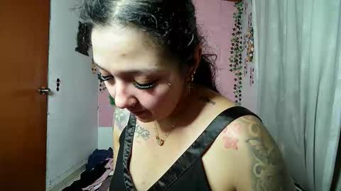 Snapshot of sexy_lolas chatting on December 2025 01:10:02 AM sexy lolas online show from December 2025 01:10:02 AM