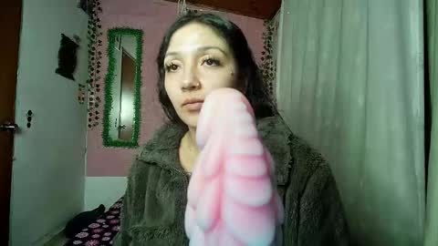 Snapshot of sexy_lolas chatting on December 2025 09:03:01 AM sexy lolas online show from December 2025 09:03:01 AM