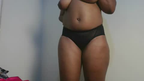 Snapshot of sexy_lyna chatting on December 2025 09:27:02 AM sexy_lyna online show from December 2025 09:27:02 AM