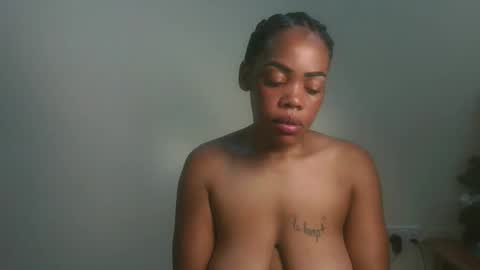 Snapshot of sexy_lyna chatting on December 2025 08:05:01 PM sexy_lyna online show from December 2025 08:05:01 PM