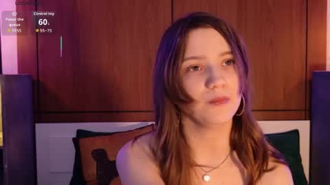 Snapshot of sexy_me_bb chatting on May 2026 05:51:01 PM Alison online show from May 2026 05:51:01 PM