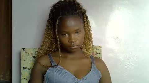 Molyne online show from January 2026 01:43:01 AM