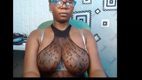 Snapshot of sexy_pearl12 chatting on January 2025 09:20:01 PM zoe online show from January 2025 09:20:01 PM