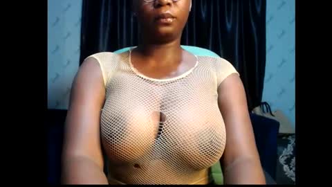 Snapshot of sexy_pearl12 chatting on February 2025 07:02:02 AM zoe online show from February 2025 07:02:02 AM