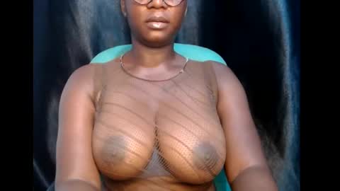 Snapshot of sexy_pearl12 chatting on March 2025 06:54:02 PM zoe online show from March 2025 06:54:02 PM