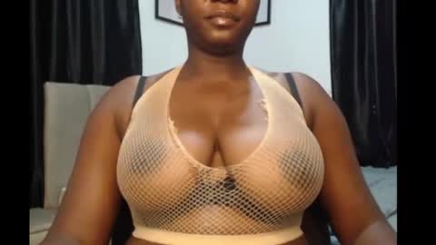 Snapshot of sexy_pearl12 chatting on May 2026 06:51:02 AM zoe online show from May 2026 06:51:02 AM