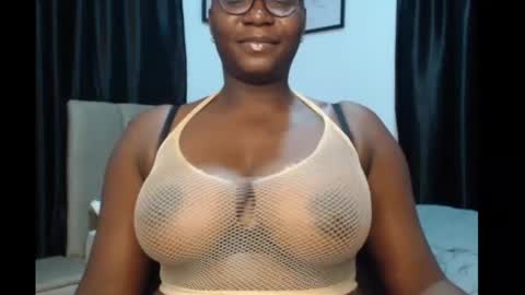 Snapshot of sexy_pearl12 chatting on May 2026 05:54:01 PM zoe online show from May 2026 05:54:01 PM