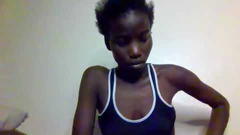 sexy_petittie online show from October 2025 07:11:01 PM