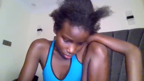 sexy_petittie online show from December 2025 04:25:02 PM