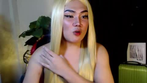 Snapshot of sexy_rc18 chatting on June 2026 02:38:01 AM RC online show from June 2026 02:38:01 AM