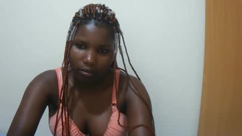 Snapshot of sexy_roz chatting on April 2026 11:02:02 AM Queen online show from April 2026 11:02:02 AM
