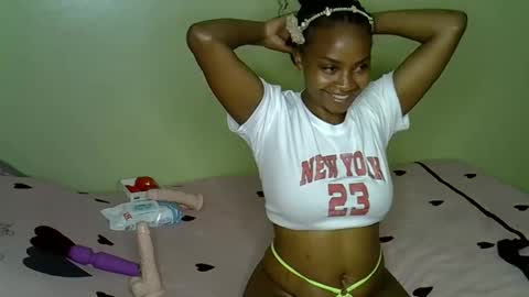 Snapshot of sexy_shan09 chatting on November 2025 02:35:01 PM sexy_shan09 online show from November 2025 02:35:01 PM