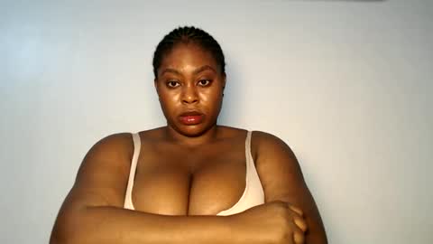 Snapshot of sexy_wetpussyy chatting on November 2025 11:15:02 PM Luna online show from November 2025 11:15:02 PM
