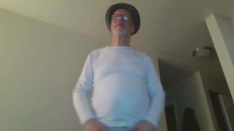 Snapshot of sexy_white_daddy chatting on February 2025 12:59:01 PM Daddy online show from February 2025 12:59:01 PM