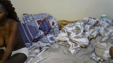 Snapshot of sexy_yello chatting on November 2025 12:48:02 PM Bantu girl online show from November 2025 12:48:02 PM