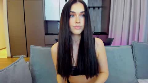 Lou online show from December 2024 09:30:02 PM