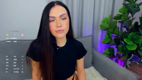 Lou online show from October 2025 08:59:01 PM