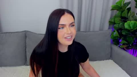 Lou online show from August 2026 09:17:02 PM