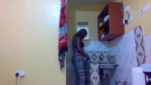 Essy online show from December 2025 11:37:01 AM