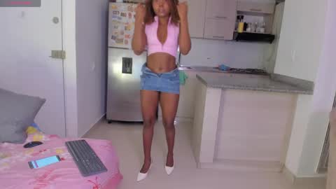 Snapshot of sexybrunnetem chatting on May 2026 08:43:02 AM sofia online show from May 2026 08:43:02 AM