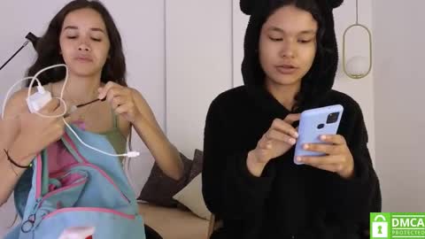 chanell and yina online show from October 2025 01:23:04 PM