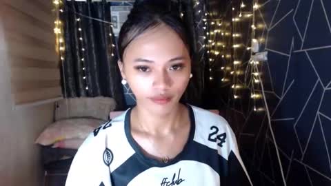 Miss Cheng online show from November 2025 08:37:01 AM