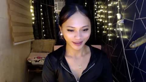 Miss Cheng online show from November 2025 07:35:01 PM