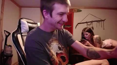 Austin and Megan online show from November 2025 04:01:01 AM