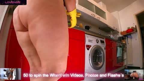 Snapshot of sexydea chatting on March 2025 12:26:02 PM XDA online show from March 2025 12:26:02 PM