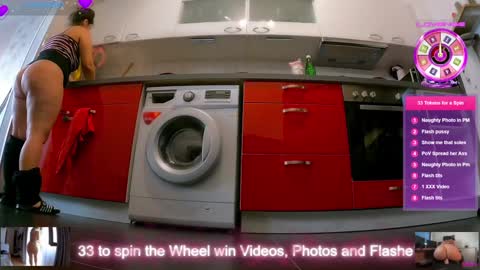 Snapshot of sexydea chatting on December 2025 12:53:02 PM XDA online show from December 2025 12:53:02 PM