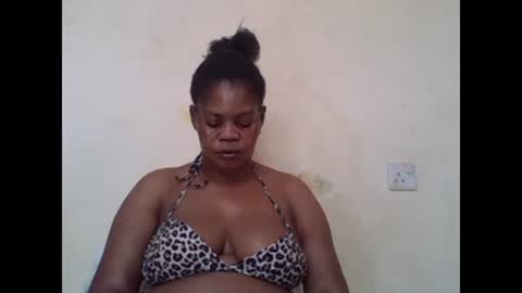 Snapshot of sexydove2 chatting on January 2025 06:52:01 AM EMILY online show from January 2025 06:52:01 AM