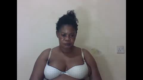 Snapshot of sexydove2 chatting on February 2025 06:40:02 PM EMILY online show from February 2025 06:40:02 PM