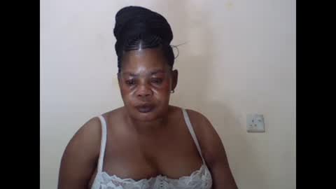 Snapshot of sexydove2 chatting on February 2025 07:10:01 PM EMILY online show from February 2025 07:10:01 PM