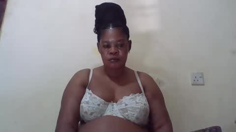 Snapshot of sexydove2 chatting on February 2025 05:19:02 PM EMILY online show from February 2025 05:19:02 PM