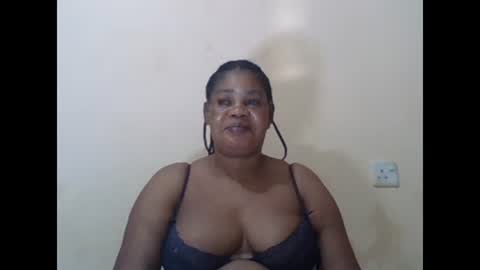 Snapshot of sexydove2 chatting on February 2025 06:59:01 PM EMILY online show from February 2025 06:59:01 PM