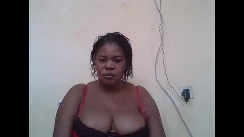 Snapshot of sexydove2 chatting on October 2025 04:11:01 AM EMILY online show from October 2025 04:11:01 AM